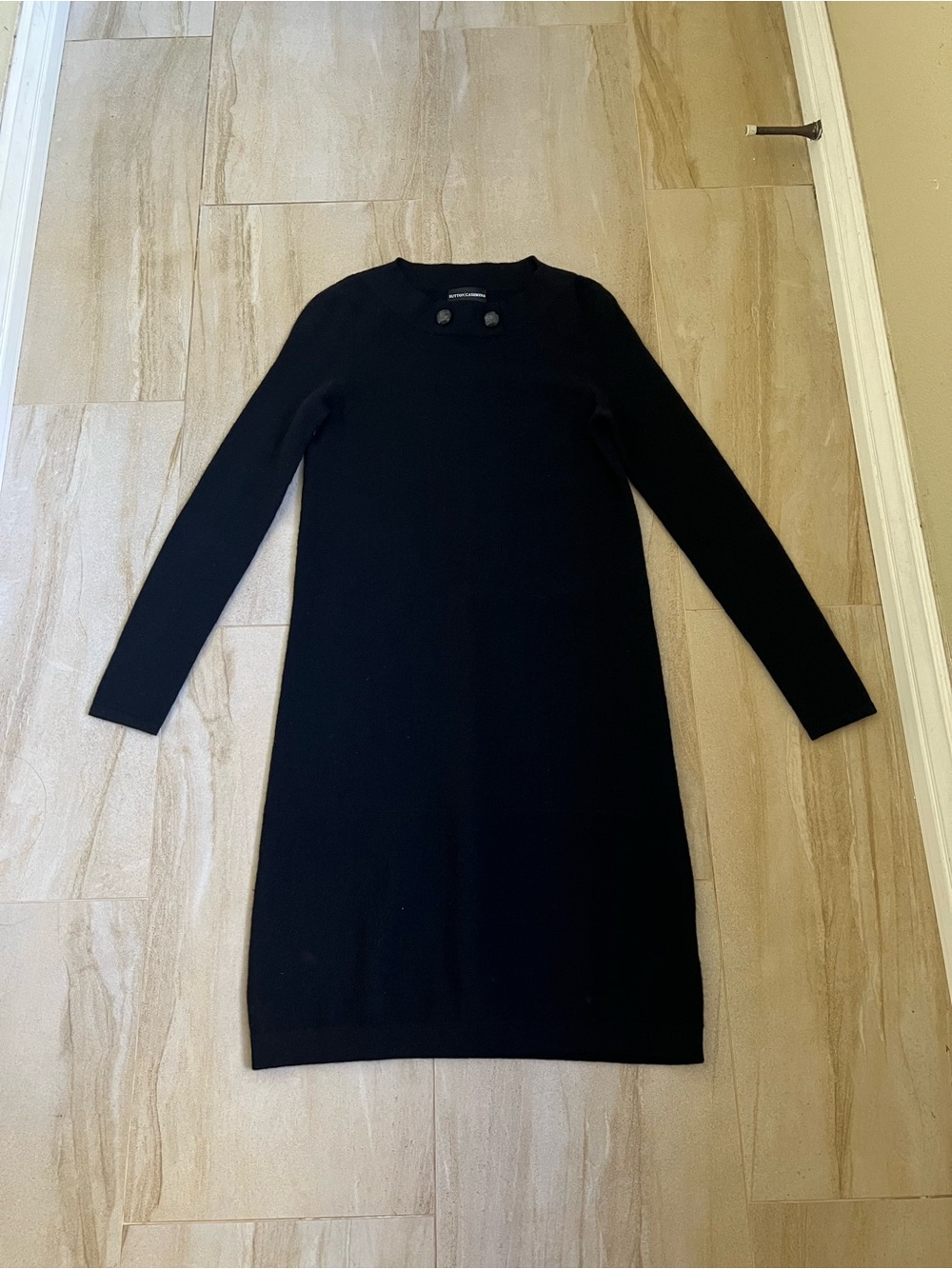 Sutton 100% Cashmere Black Long-Sleeve Knit Dress